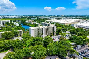 2205 S Cypress Bend Dr, Pompano Beach, FL 33069 - Photo 25