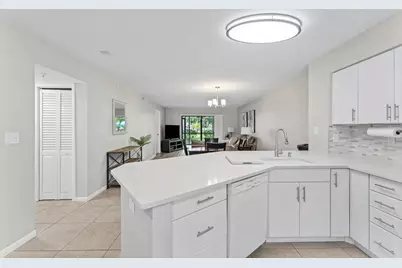 2205 S Cypress Bend Drive #103, Pompano Beach, FL 33069 - Photo 9