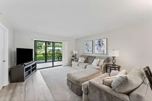 2205 S Cypress Bend Dr, Pompano Beach, FL 33069 - Photo 17