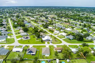 1811 SE Sandia Dr, Port Saint Lucie, FL 34983 - Photo 11