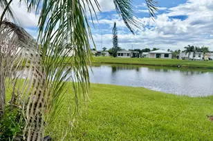 10 La Paloma Ln, Port Saint Lucie, FL 34952 - Photo 5