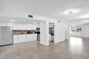 8091 NW 12th St, Margate, FL 33063 - Photo 5