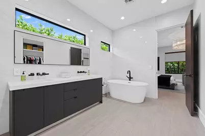 2424 NE 27th Avenue, Fort Lauderdale, FL 33305 - Photo 13