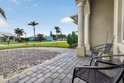 1402 SW Abingdon Avenue, Port Saint Lucie, FL 34953 - Photo 5