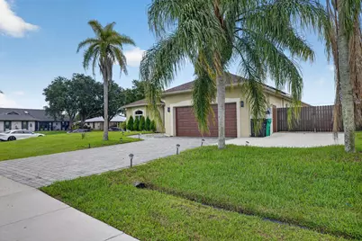 1402 SW Abingdon Avenue, Port Saint Lucie, FL 34953 - Photo 3
