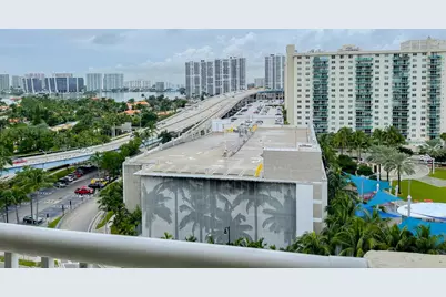 19201 Collins Avenue #1034, Sunny Isles Beach, FL 33160 - Photo 9