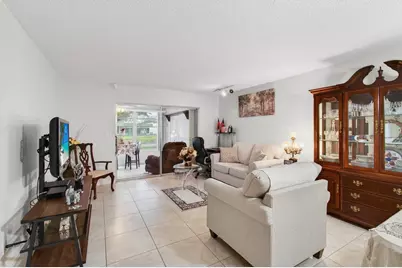 136 Lake Rebecca Drive, West Palm Beach, FL 33411 - Photo 11