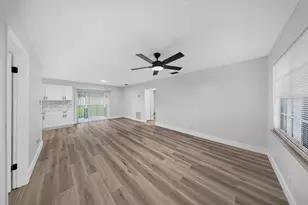 2557 SE Robin Cir, Port Saint Lucie, FL 34952 - Photo 3