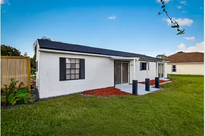 2557 SE Robin Circle, Port Saint Lucie, FL 34952 - Photo 23