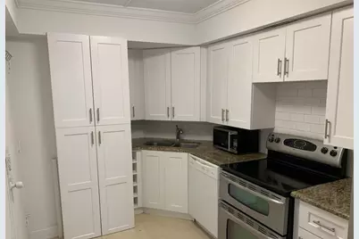 2425 Presidential Way #202, West Palm Beach, FL 33401 - Photo 5