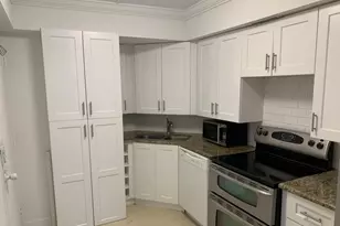 2425 Presidential Way, West Palm Beach, FL 33401 - Photo 5