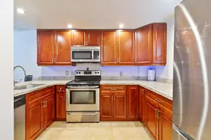 101 Royal Pk Dr, Oakland Park, FL 33309 - Photo 5