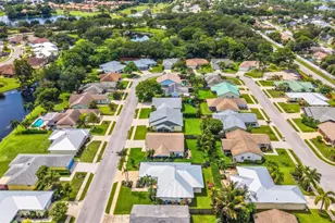 129 Stillwater Cir, Jupiter, FL 33458 - Photo 37
