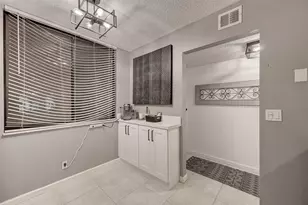8592 W Sunrise Blvd, Plantation, FL 33322 - Photo 9