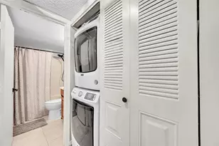 8592 W Sunrise Blvd, Plantation, FL 33322 - Photo 15