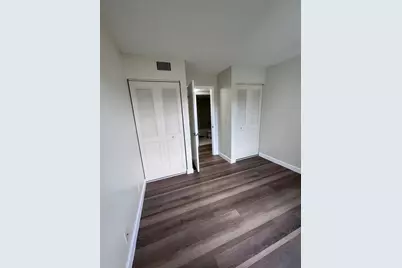 1002 Green Pine Boulevard #F2, West Palm Beach, FL 33409 - Photo 5