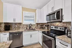 10398 Utopia Cir E, Boynton Beach, FL 33437 - Photo 29
