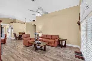 10398 Utopia Cir E, Boynton Beach, FL 33437 - Photo 23