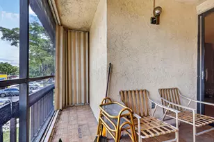 750 NE 199th St, Miami, FL 33179 - Photo 31
