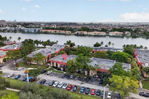 750 NE 199th St, Miami, FL 33179 - Photo 45