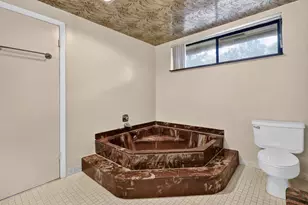 750 NE 199th St, Miami, FL 33179 - Photo 27