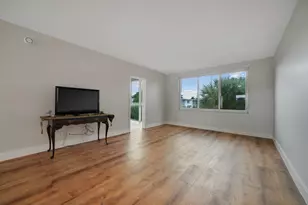 6005 Del Lago Cir, Sunrise, FL 33313 - Photo 3