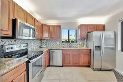334 Lakeview Drive #204, Weston, FL 33326 - Photo 5