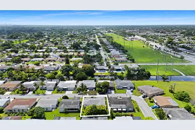 6995 NW 10th Court, Margate, FL 33063 - Photo 35