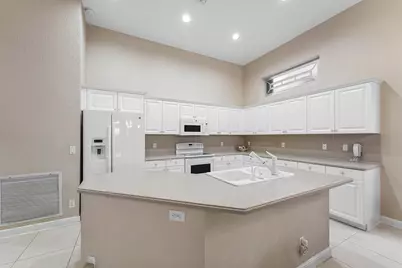 6947 Fairway Lakes Drive, Boynton Beach, FL 33472 - Photo 9