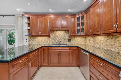 10531 NW 11th Court, Plantation, FL 33322 - Photo 17