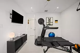 2000 Coral Gardens Dr, Wilton Manors, FL 33306 - Photo 25
