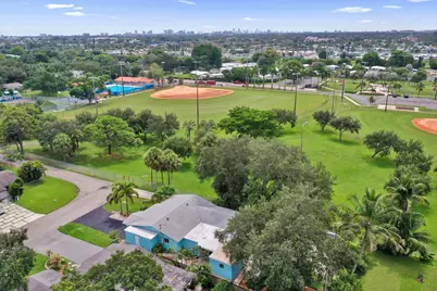 5081 SW 29th Way, Dania Beach, FL 33312 - Photo 5