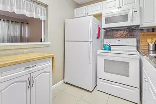 1013 Harwood C, Deerfield Beach, FL 33442 - Photo 13