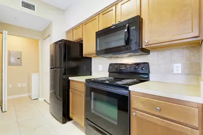 9211 Myrtlewood Circle W, Palm Beach Gardens, FL 33418 - Photo 13