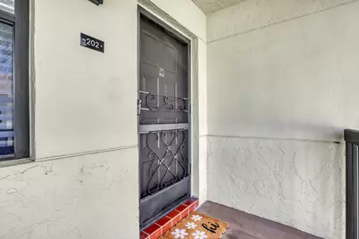 7690 Tahiti Lane #202, Lake Worth, FL 33467 - Photo 3