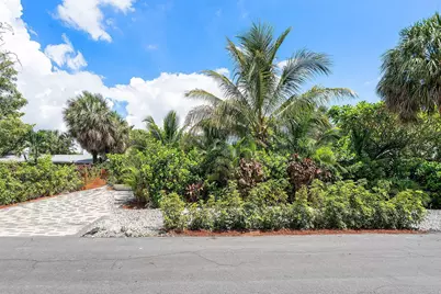 2041 NE 30th Street, Fort Lauderdale, FL 33306 - Photo 3