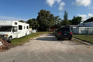 2136 Collins Ct, Hollywood, FL 33020 - Photo 5