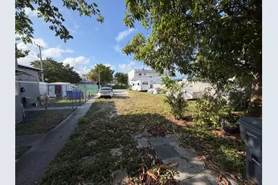 2136 Collins Court #1-2, Hollywood, FL 33020 - Photo 3