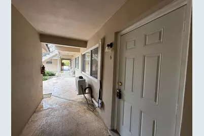 909 SE 14th Court #5, Fort Lauderdale, FL 33316 - Photo 1