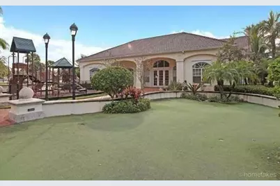 2106 Myrtlewood Circle E, Palm Beach Gardens, FL 33418 - Photo 9