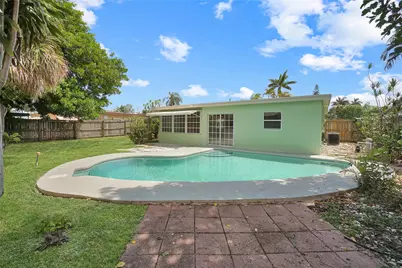 917 SE 15th Court, Deerfield Beach, FL 33441 - Photo 11