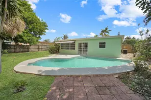 917 SE 15th Ct, Deerfield Beach, FL 33441 - Photo 11