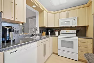 7145 Huntington Ln, Delray Beach, FL 33446 - Photo 1