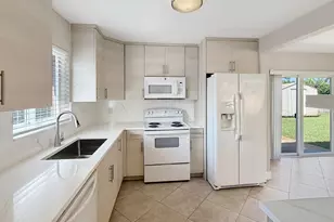 1321 NE 46th St, Oakland Park, FL 33334 - Photo 9
