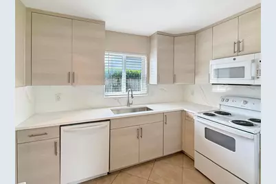 1321 NE 46th Street, Oakland Park, FL 33334 - Photo 7