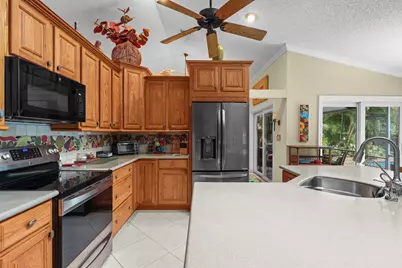 396 Redwood Lane, Boca Raton, FL 33487 - Photo 11