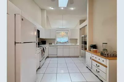7702 Majestic Palm Drive, Boynton Beach, FL 33437 - Photo 9
