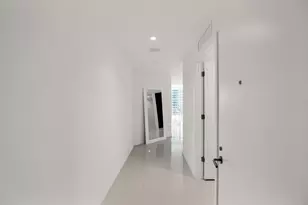 851 NE 1st Ave, Miami, FL 33132 - Photo 11