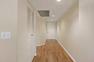 300 SW 130th Terrace, Pembroke Pines, FL 33027 - Photo 3
