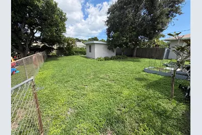 37 SE 14th Street #12, Dania Beach, FL 33004 - Photo 17